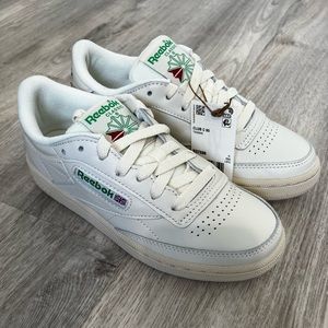 NWT NIB Reebok Club C 85 - Classic Court Shoe Sz 7